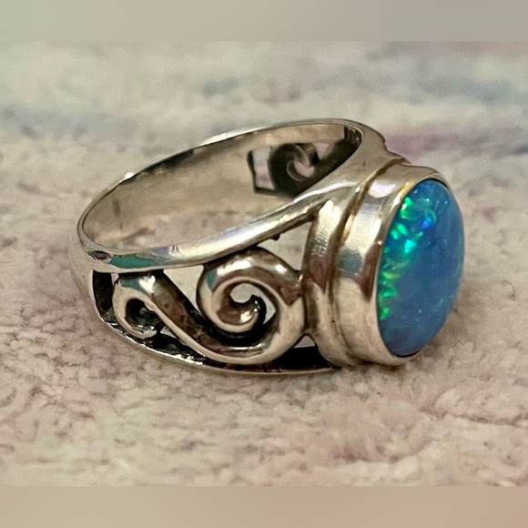 Gorgeous Blue Opal and Sterling Silver Ring Size 6 - Picture 4 of 10